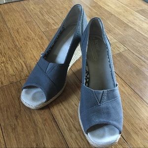 Toms Wedges Peep Toe  Gray and Tan